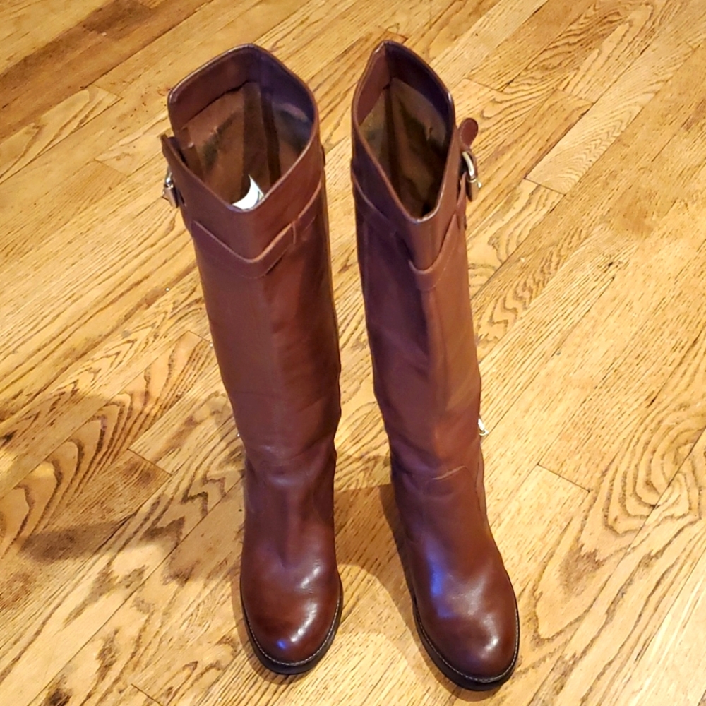 Micheal Kors Leather Boots - Picture 1 of 8